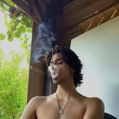 闻皎月